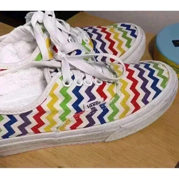 Vans Off the Wall Rainbow Zig Zag Chevron shoes Womens 6.5 Mens 5.0 Stripes - Picture 2 of 6